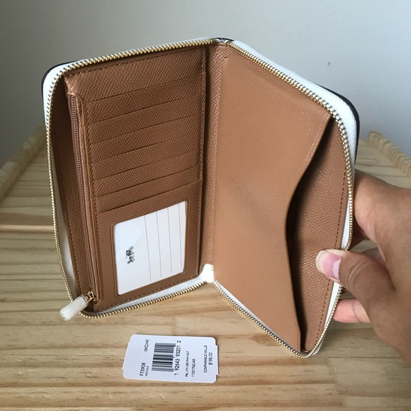 Coach Wallet🎈🎈 - Picture 4 of 6
